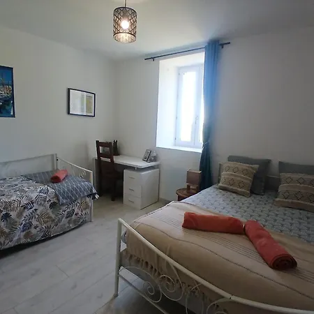 Manoir De Kerozet - - 3 Chiens Homestay